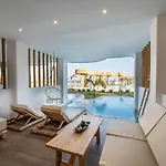 Alia Beachfront And Haraki