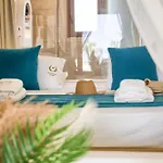 Alia Beachfront And Hotel 5*
