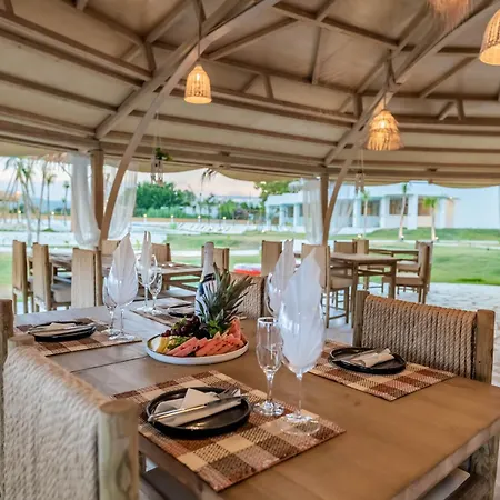 Alia Beachfront And 5*