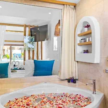 Alia Beachfront And Hotel 5*