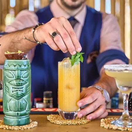 Hotel Alia Beachfront And Haraki