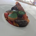Alia Beachfront And 5* 하라키