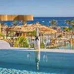 Alia Beachfront And Hotel 5*