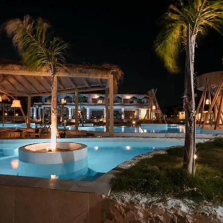 Alia Beachfront And 5*