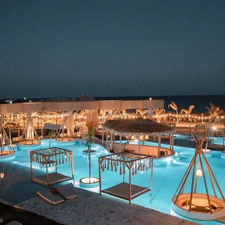 Hotel Alia Beachfront And 5*