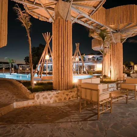 Alia Beachfront And Hotel Haraki