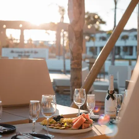 Hotel Alia Beachfront And Haraki