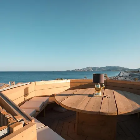 Alia Beachfront And Hotel 5*