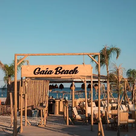 Alia Beachfront And Hotel Haraki
