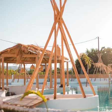 Alia Beachfront And Hotel