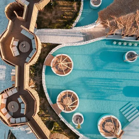 Alia Beachfront And 5*