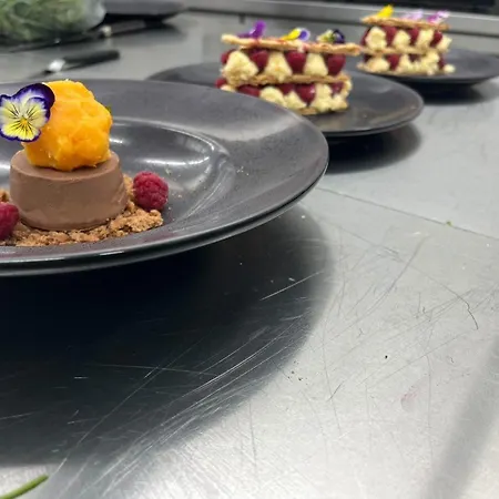 Alia Beachfront And فندق 5*