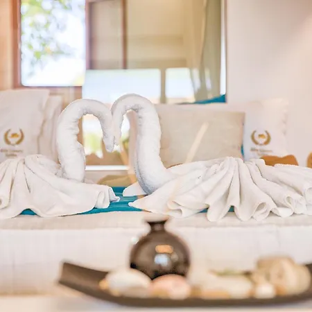 Hotel Alia Beachfront And 5*
