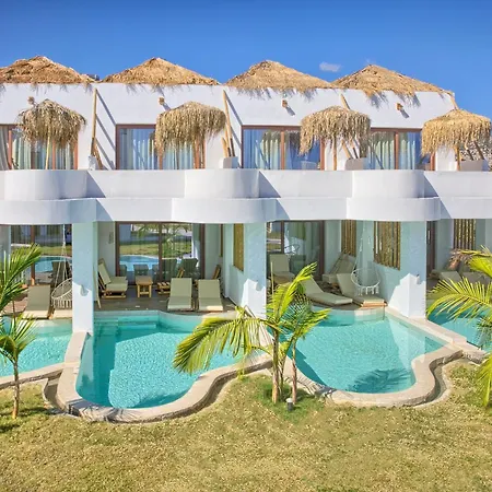 Alia Beachfront And فندق شاراكي