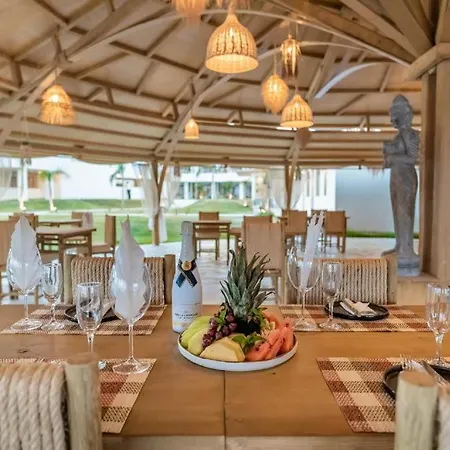 Alia Beachfront And Hotell