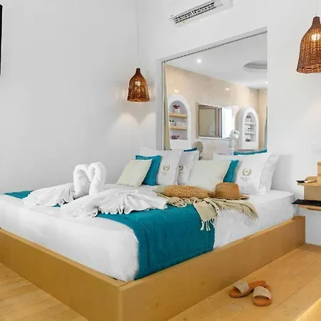Alia Beachfront And Hotel Charaki