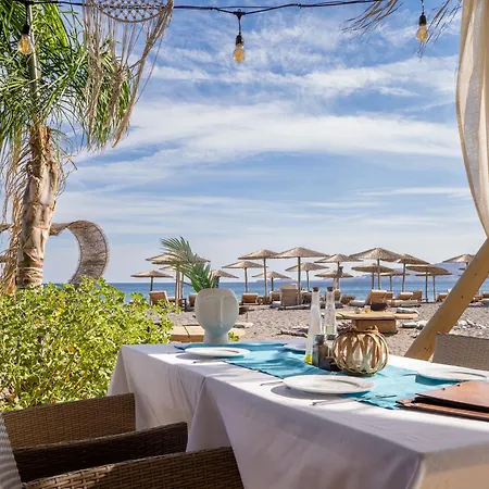 Alia Beachfront And Hotell