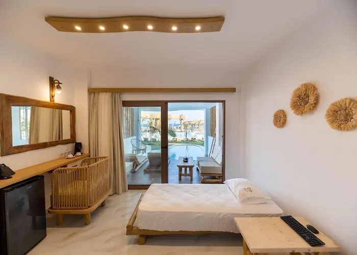 Alia Beachfront And 5*