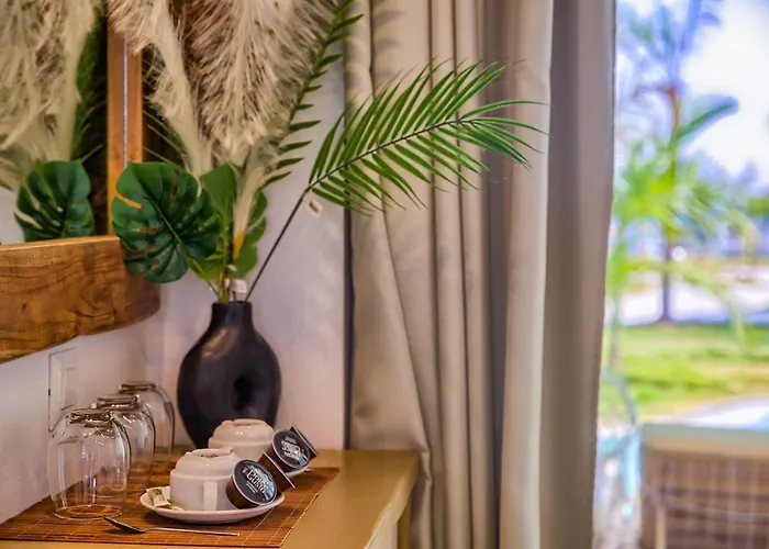 Alia Beachfront And Hotel Haraki