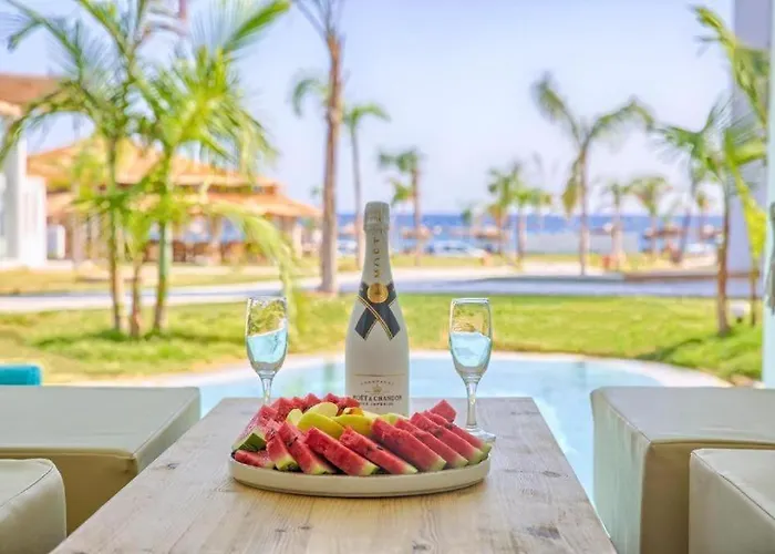 Alia Beachfront And Hotel 5*