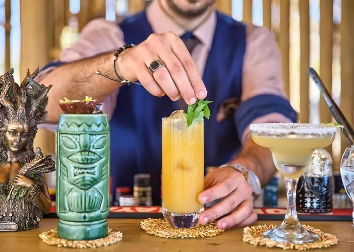 Hotel Alia Beachfront And Haraki