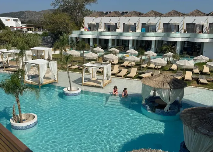 Hotel Alia Beachfront And Haraki