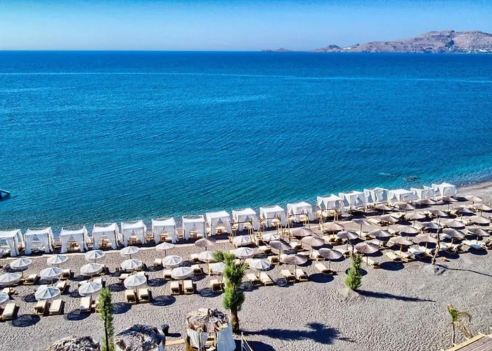 Alia Beachfront And Hotell Haraki