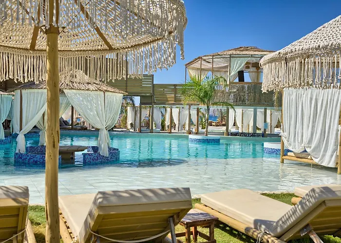 Alia Beachfront And 5* Haraki