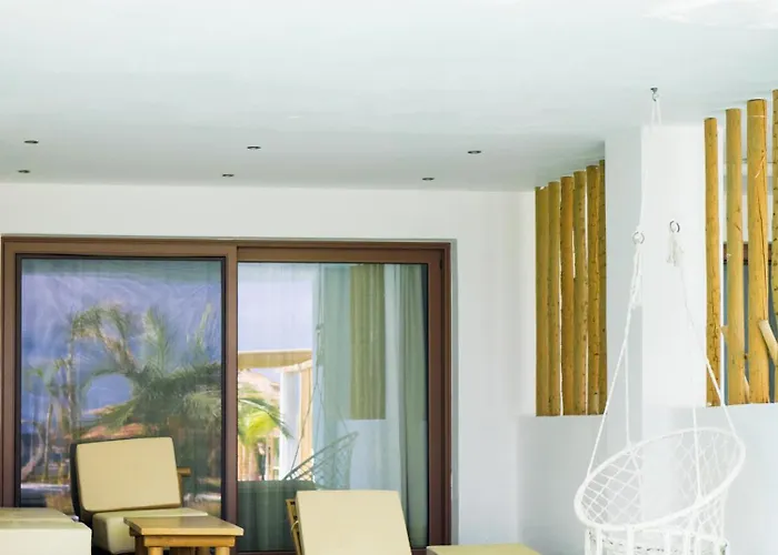 Alia Beachfront And Hotell