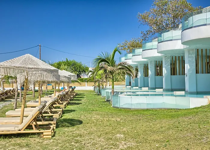 Hotell Alia Beachfront And