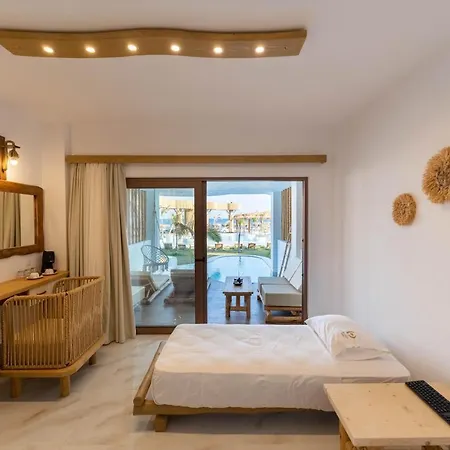 Alia Beachfront And 5*