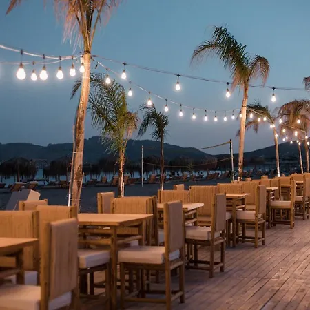 Alia Beachfront And 5* Haraki