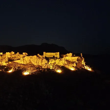 Alia Beachfront And Hotel