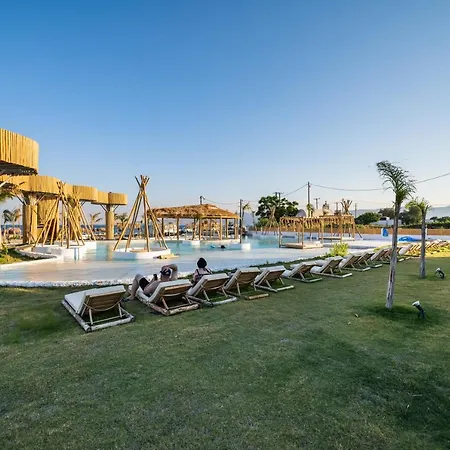 Hotel Alia Beachfront And 5*