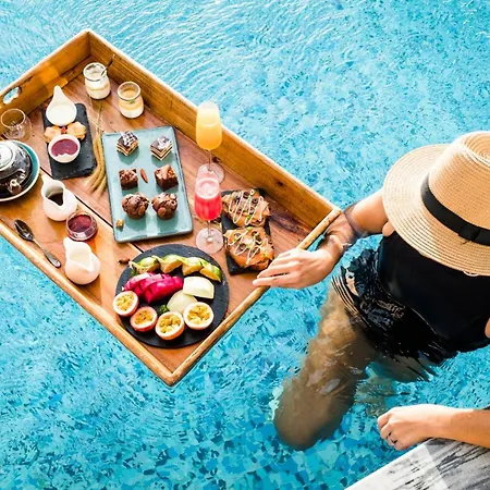 Hotel Alia Beachfront And Haraki