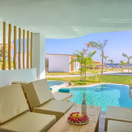 Hotel Alia Beachfront And