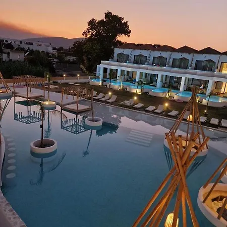 Alia Beachfront And 5*