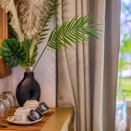 Alia Beachfront And 酒店 哈拉奇