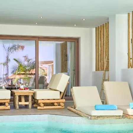 Alia Beachfront And 5*