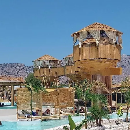 Hotel Alia Beachfront And 5*