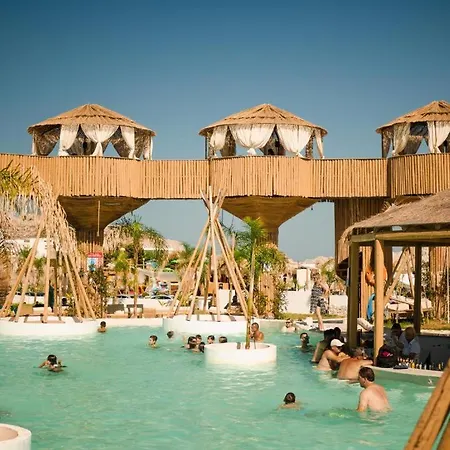 Alia Beachfront And Hotel