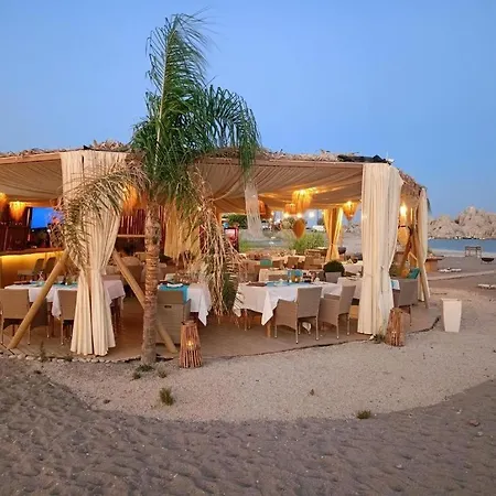 Alia Beachfront And 5*