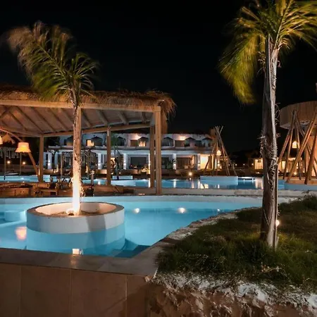 Hotel Alia Beachfront And