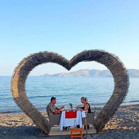 Alia Beachfront And Hotel 5*