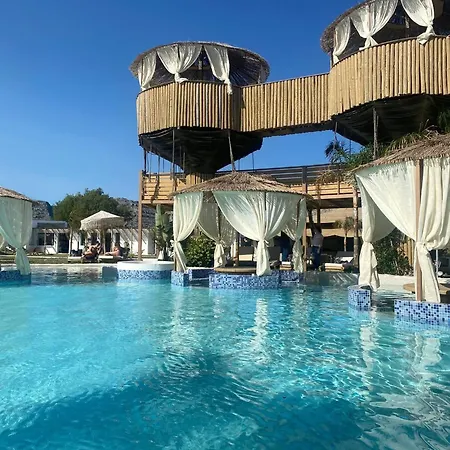 Alia Beachfront And 5* Charaki