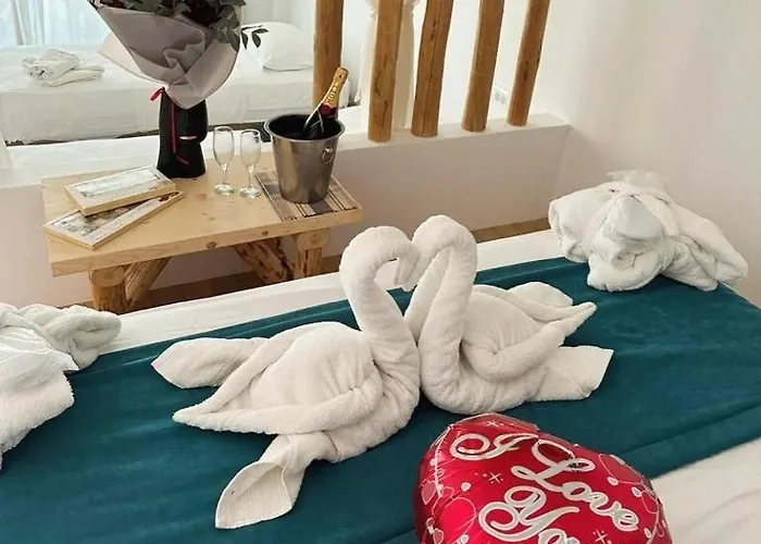 Alia Beachfront And האראקי